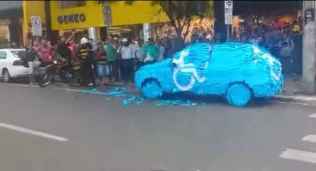 brazil-parked-car-wrong-spot-covered-post-it-notes.jpg, Jan 2022